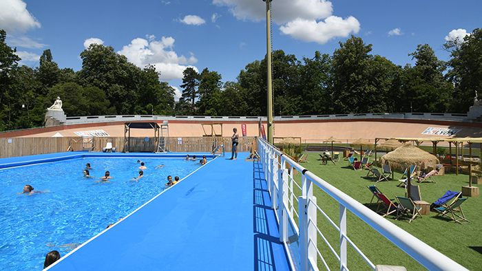 La piscine éphémère au vélodrome du parc de la Tête d'Or
