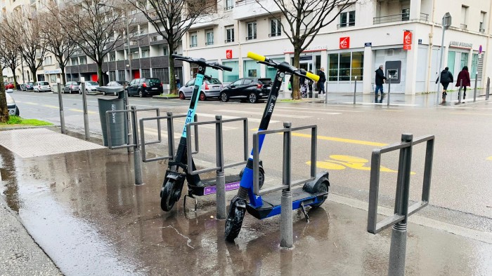 Une expérimentation sur le stationnement des trottinettes en libre-service Vignette