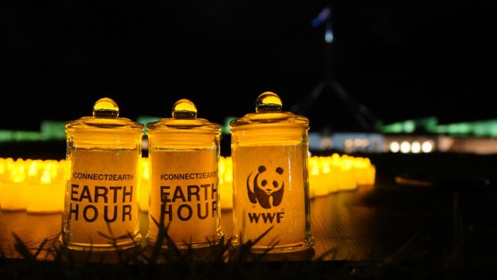 Earth Hour Vignette