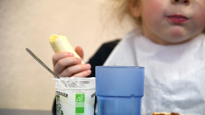 cantine petite fille banane Vignette