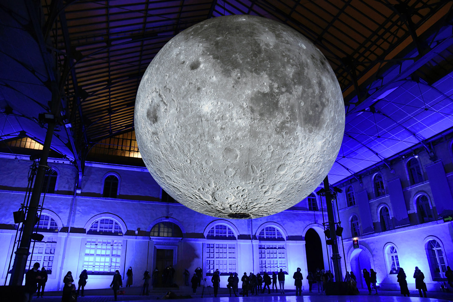 Fête des Lumières 2021 / Museum of the Moon par Luke Jerram / Muriel Chaulet - Ville de Lyon