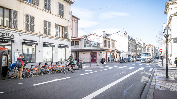 Avenue Frères Lumière Vignette