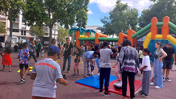 Fête du quartier Santy (8e) organisé par les conseil d'arrondissement du 8e Vignette