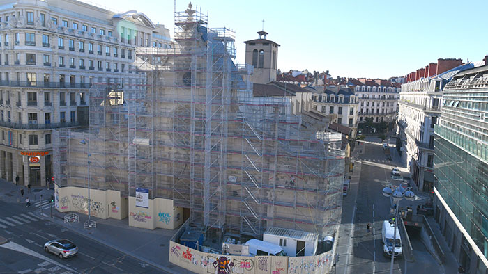 La façade de l'église Saint-Bonaventure (2e) en travaux jusqu'au 1er trimestre 2023