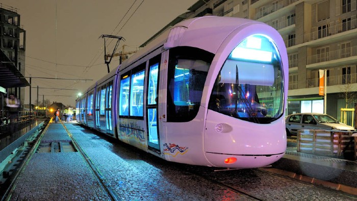 Tram la nuit à Lyon Vignette