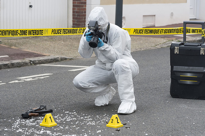 Dans les secrets de la police technique et scientifique  Ville de Lyon