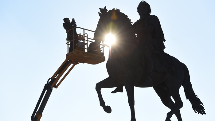 Statue Louis XIV diagnostic Vignette