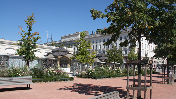 Place Bellecour kiosque P Vignette