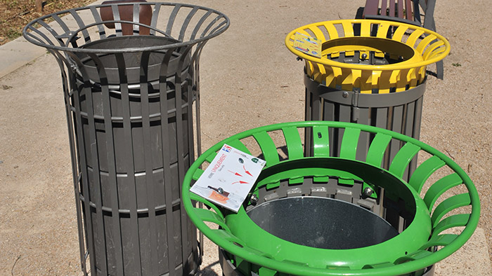 Poubelles de tri - propreté espace public - p Vignette