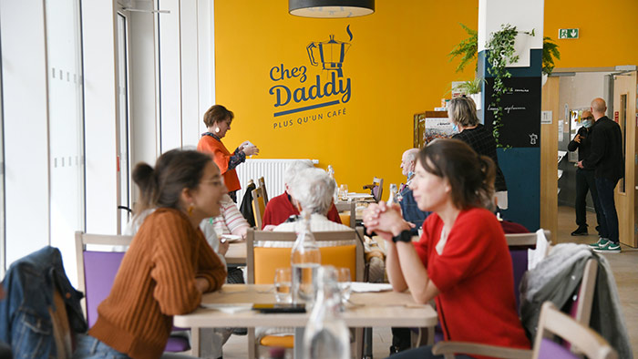 Chez Daddy est un café intergénérationnel