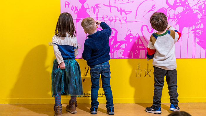 Enfants au Musée d'art contemporain de Lyon / Lionel Rault