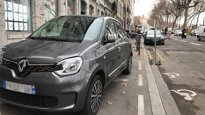 Stationnement pour les personnes à mobilité réduite