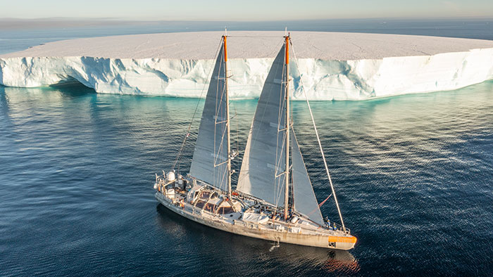 La goélette Tara dans l'Antarctique