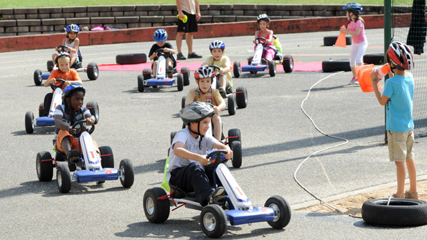 Divertisport - Course en voiture à pédales - p Vignette