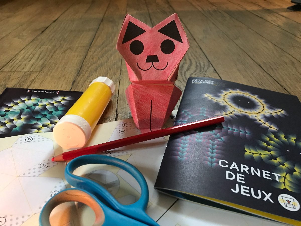 Paper toy Chat Eikosis