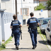 Agents en patrouille dans le cadre de l'opération Tranquillité vacances